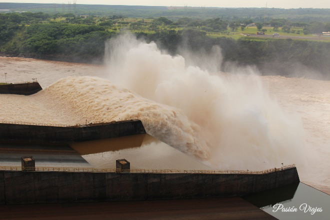 Represa de Itaipú en Brasil.