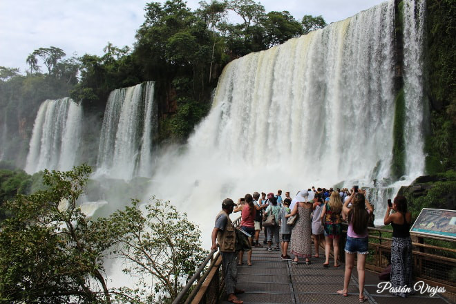 Cataratas en Parque Nacional Iguazú en Argentina.