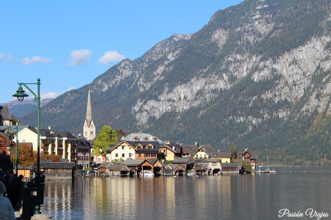 Paisaje de Hallstatt, Austria en otoño.