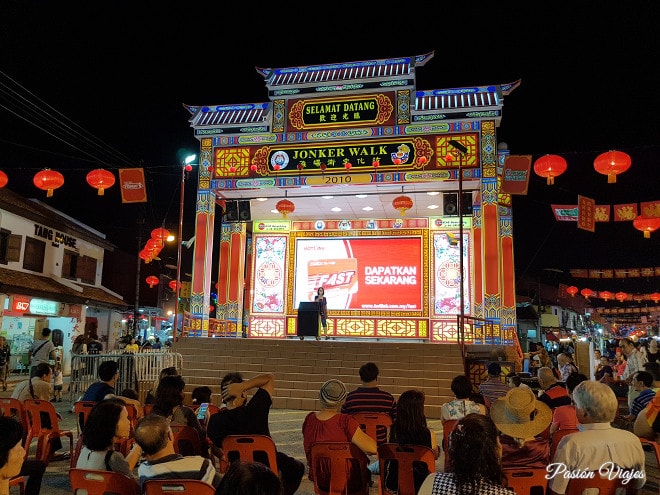 Karaoke en el mercado nocturno de Melaka.