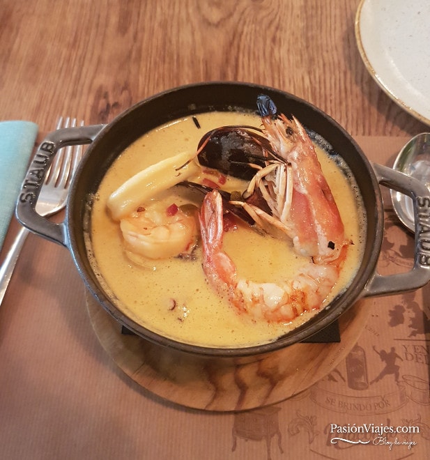 Cazuela de marisco en el restaurante Macondo.