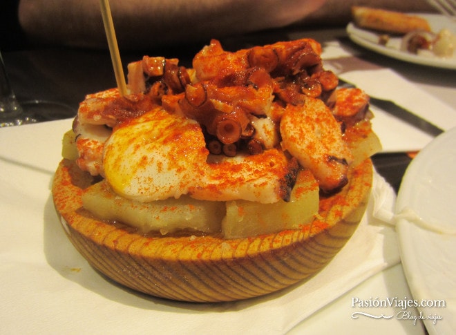 Tapa de pulpo a la gallega en el Restaurante La Flauta.