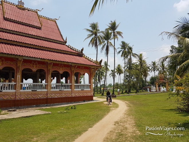 Alrededores del templo Wat Khon Tai en Don Khon.