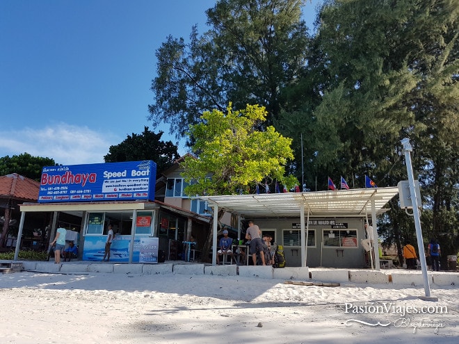 ¡Llegamos! después del ferry (más barca) de Langkawi a Koh Lipe.