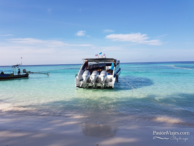 La mejor forma de trasladarse desde/hasta Koh Lipe es en speed boat.