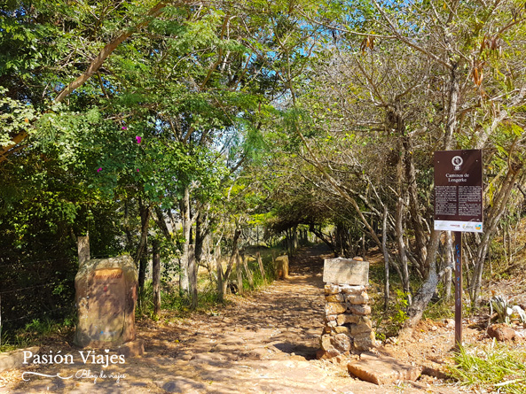 Entrada y letrero del Camino Real de Lengerke en Barichara.